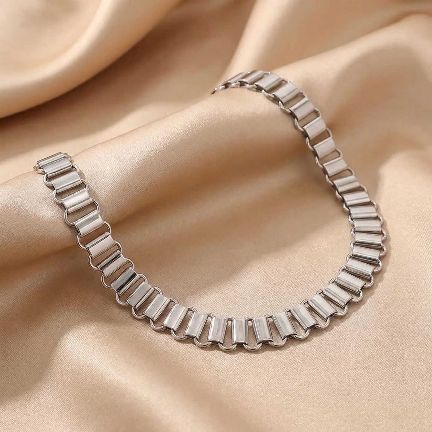 Luxury Sculpted Link Necklace in Gold or Silver | Modern Geometric Statement Chain