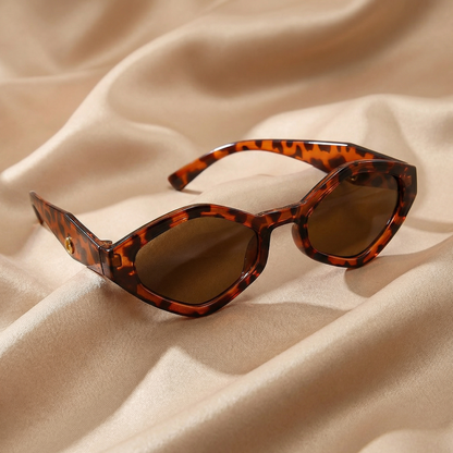 Luxury Retro Oval Sunglasses in Tortoiseshell | Elegant Narrow-Frame Sunglasses with Tinted Lenses