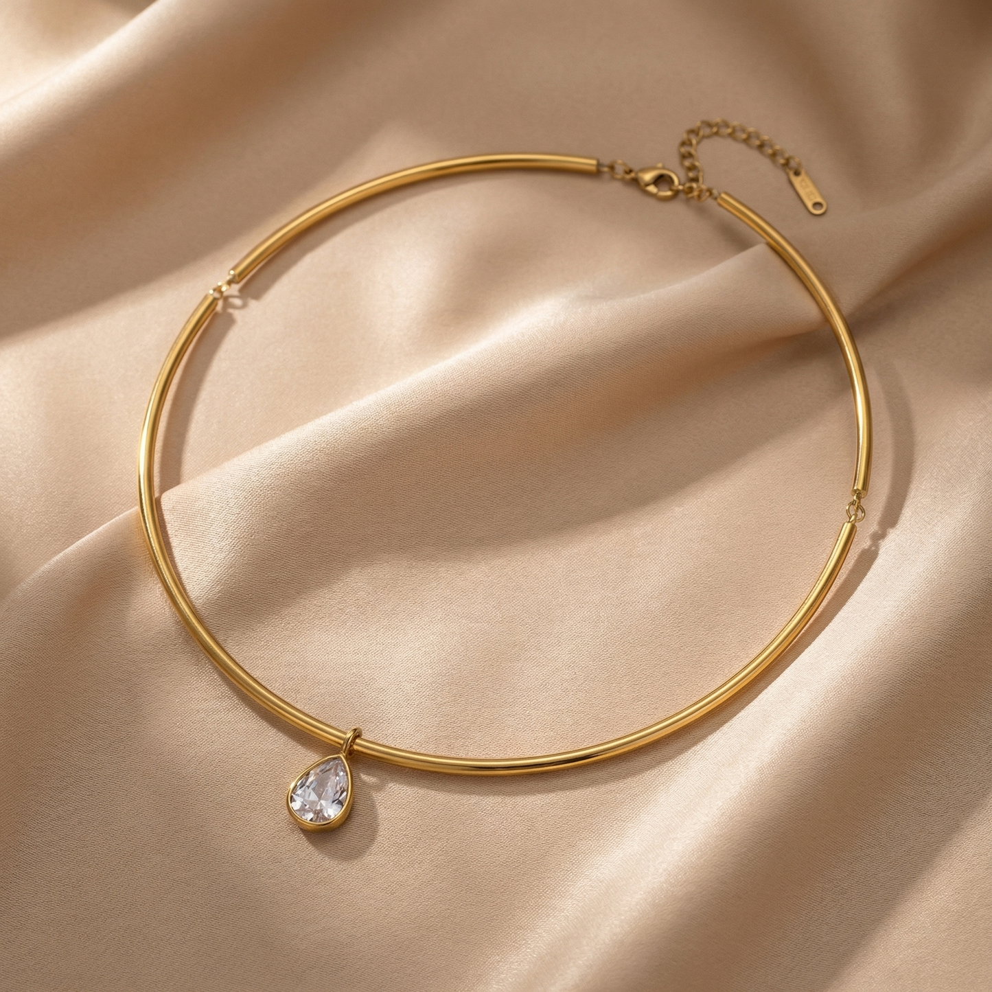 Minimalist Teardrop Choker Necklace in Gold | Elegant Open Collar Design