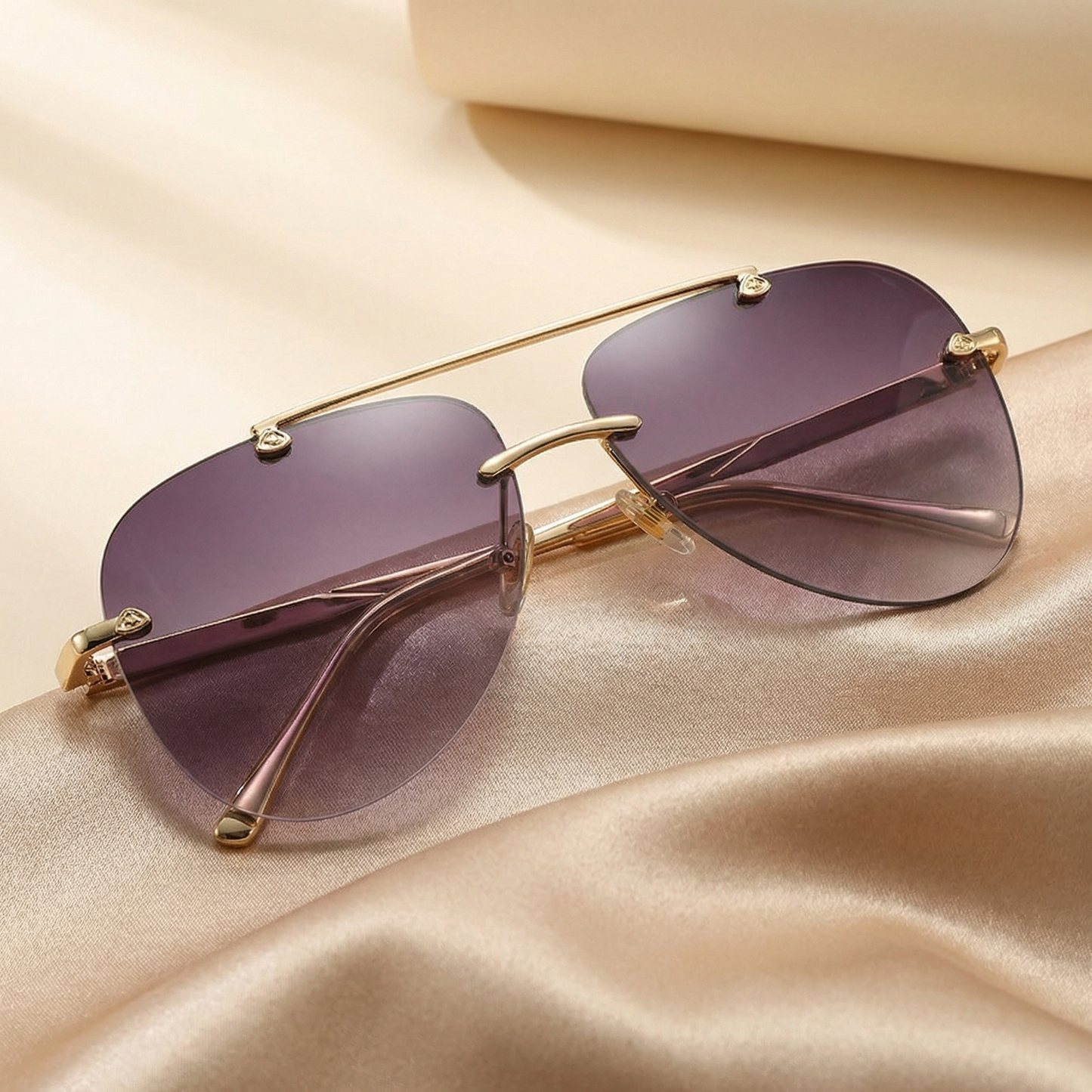 Luxury Gold Aviator Sunglasses with Gradient Lenses | Elegant Statement Frames in Modern Tones