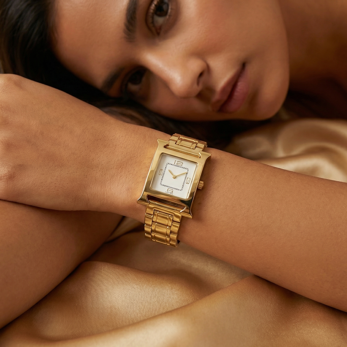 Luxury Square Gold Bracelet Watch with Minimal Dial | Elegant Vintage-Inspired Statement Timepiece in Black, White &amp; Champagne