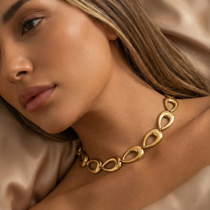 Sculptural Teardrop Necklace | Polished Gold Finish | Organic Link Design | Timeless Statement Jewelry